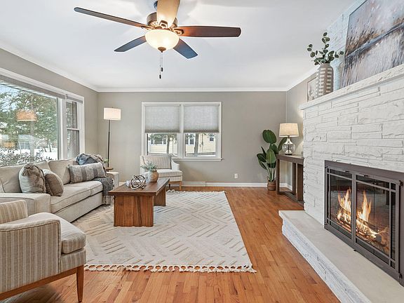 3rd image of 1857 Clearwood Dr