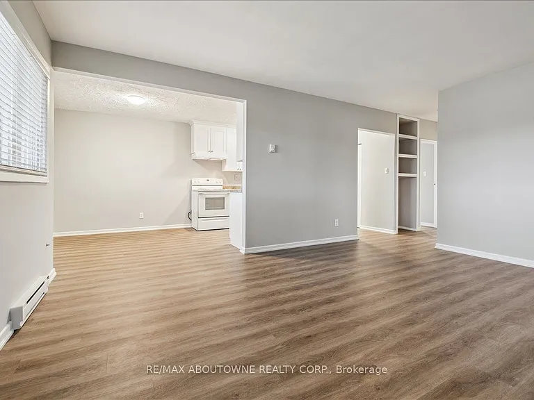 2350 Queensway Dr #3 — Photo 7
