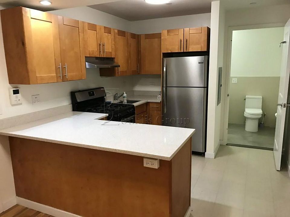 1st image of 2544 Crescent St APT 5C