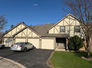 332 Essex Ct #4, Wood Dale, IL