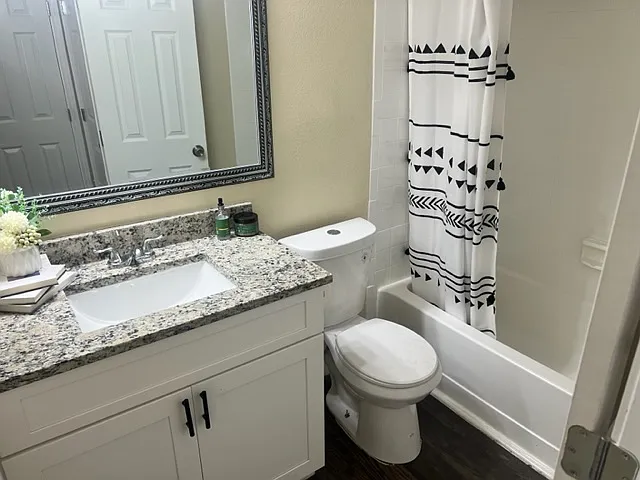 Spring Lake Village Apartments — Photo 29