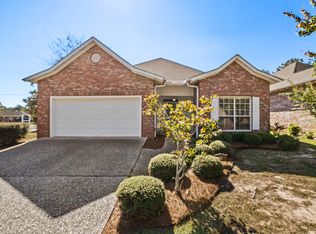 48 Stones Throw Dr, Hattiesburg, MS 39402