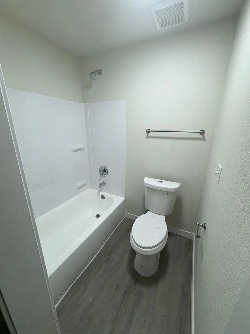 Federal Way Townhomes — Photo 4