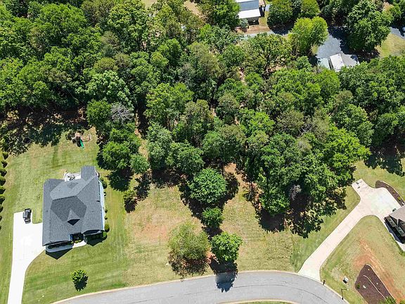 5th image of 715 E Ridge Water Dr