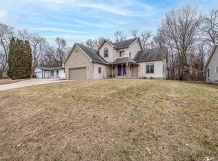 141 Ferris Dr, Brooklyn, MI 49230