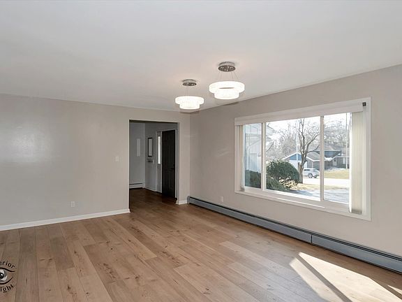 3rd image of 40 Briarcliff Ln
