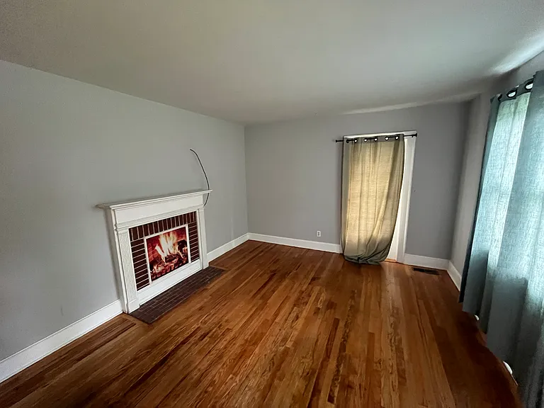 1147 Mimosa Dr — Photo 4