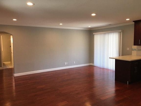 4th image of 312 N Milton Ave