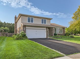 912 Cherry Dr, Schaumburg, IL 60194