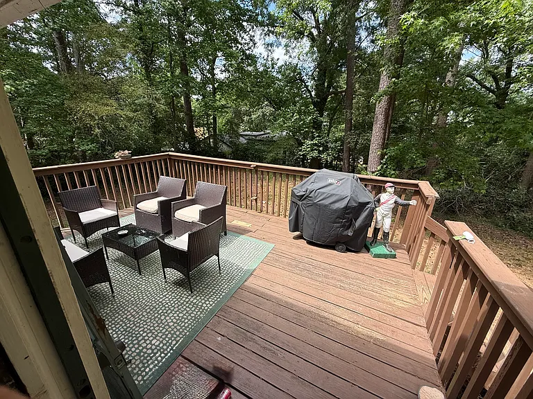 4011 Sheldon Dr NE — Photo 32