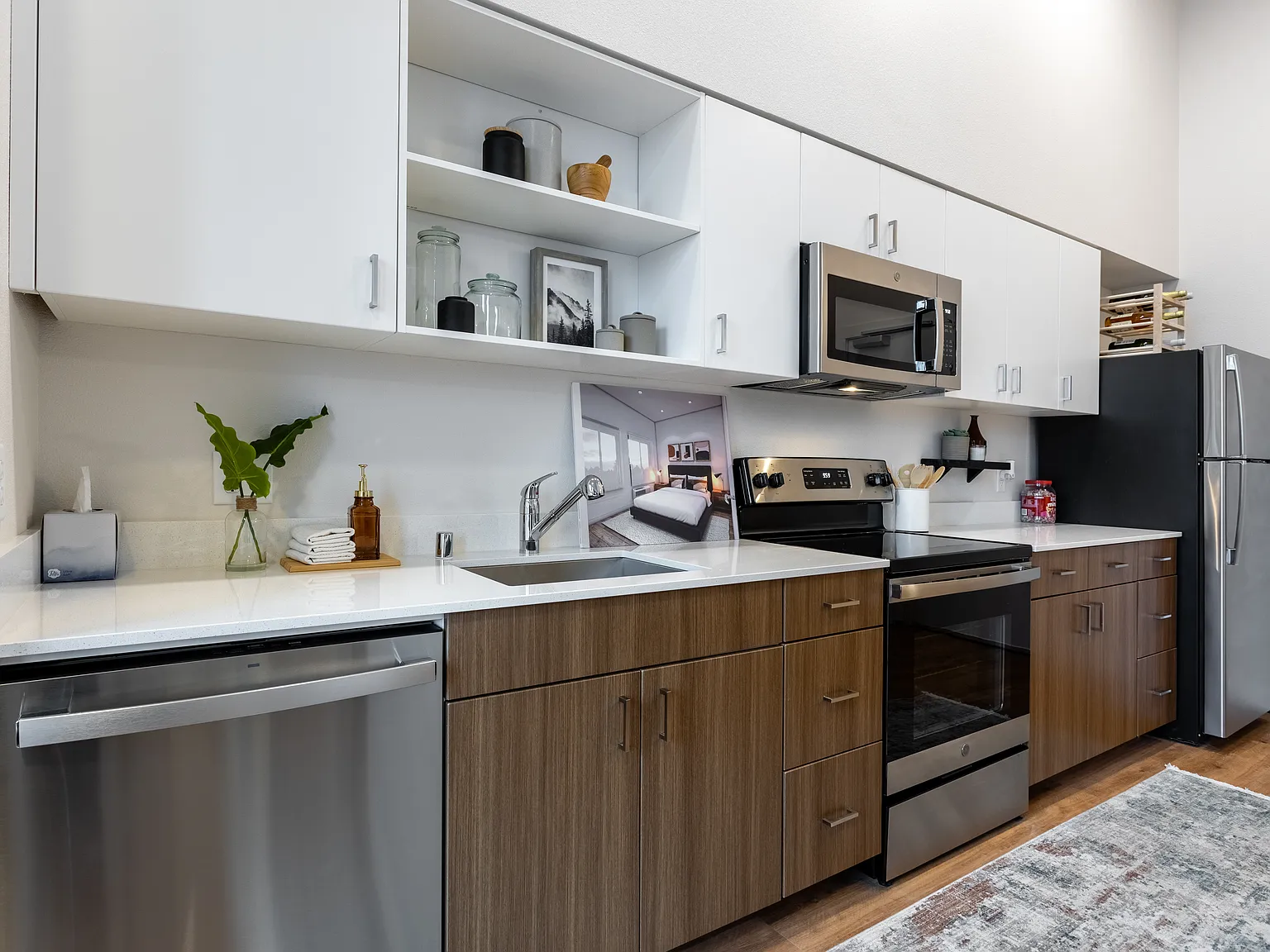 Navalia Apartments — Photo 2