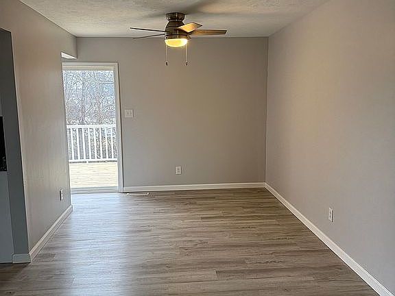 5th image of 205 Edgewood Dr