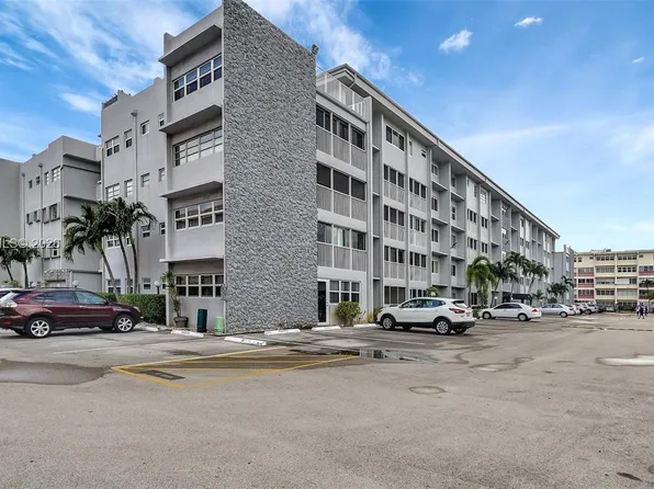 329 SE 3rd St APT 502T, Hallandale Beach, FL 33009