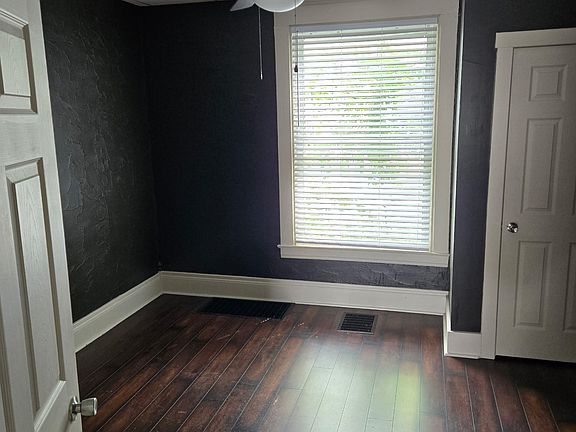 5th image of 221 W Main St #221