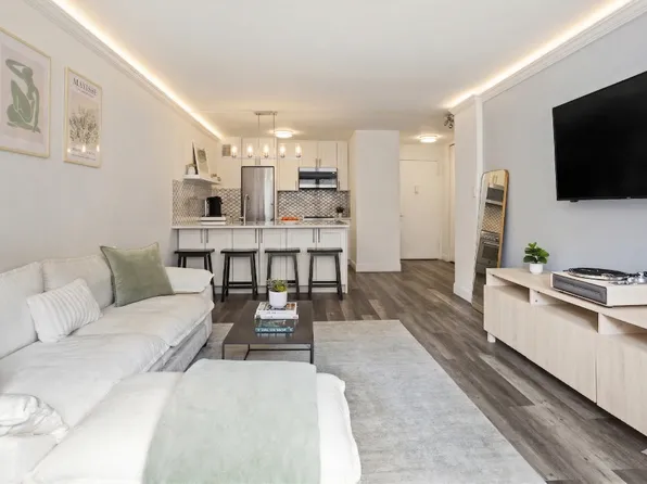 330 Third Avenue image 1 of 7