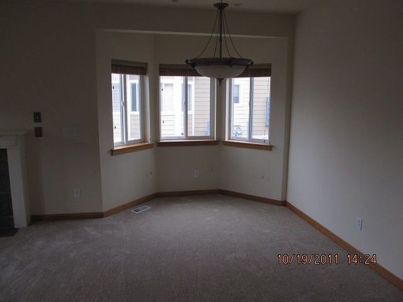 3rd image of 2738 Diamond St Unit A