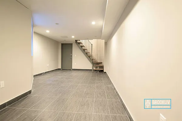 Rented by null | media 6