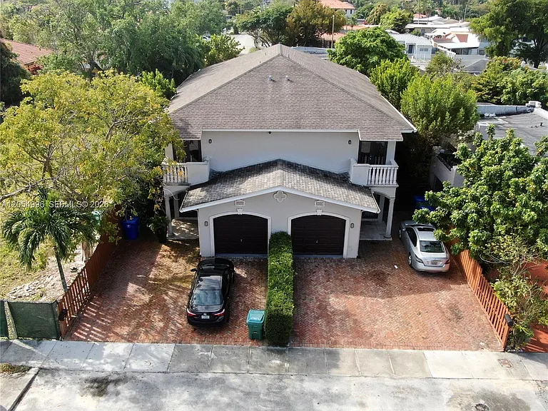 3268 SW 25th Ter #1A — Photo 14