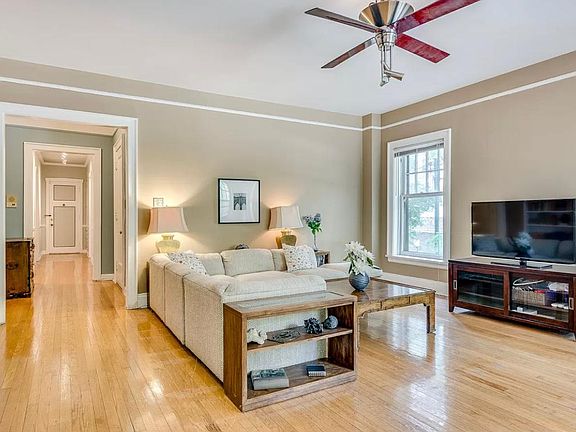 3rd image of 5345 S Hyde Park Blvd APT 1W