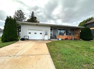 123 4th Ave NE, Spring Grove, MN 55974