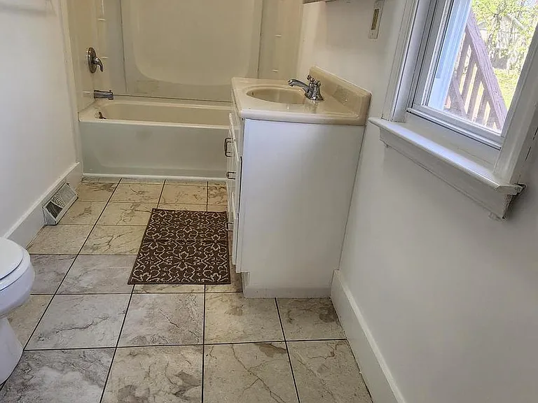 108 E Pacific Ave #1 — Photo 9