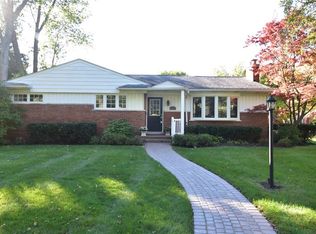 31843 Sheridan Dr, Beverly Hills, MI 48025