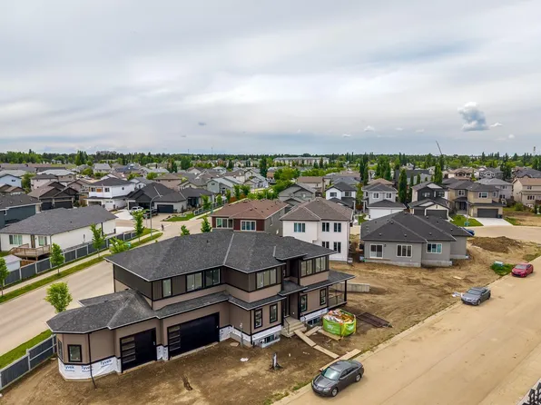33 Harley Way, Spruce Grove, AB T7X 0X4