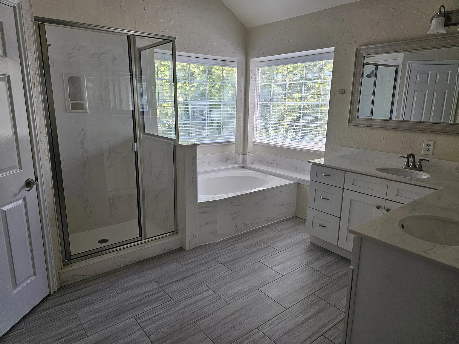 3 bed, 1606 sqft, $2,400 — Photo 2