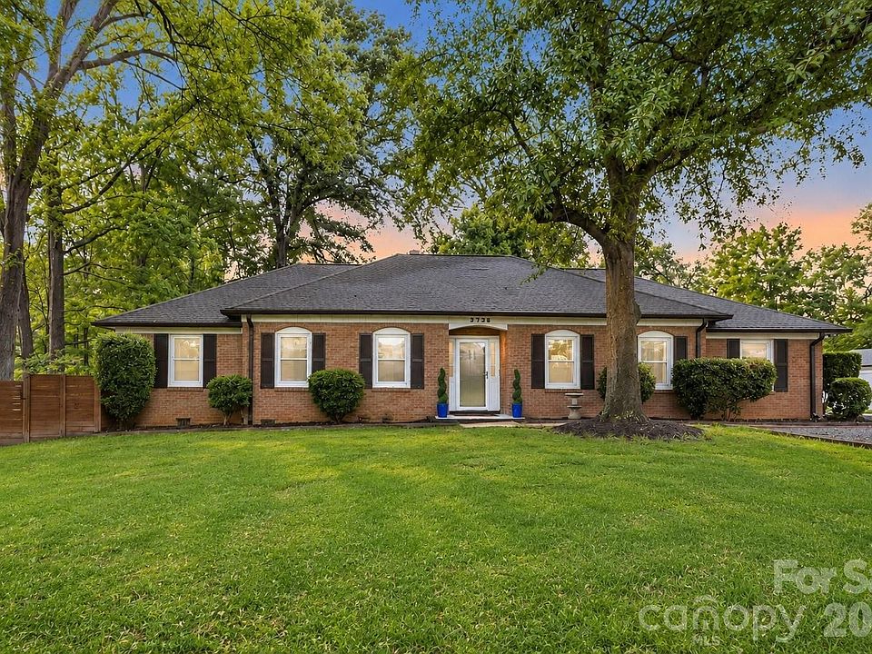 1st image of 2728 India Hook Rd
