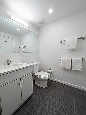 4th image of 433 W 53rd St #72