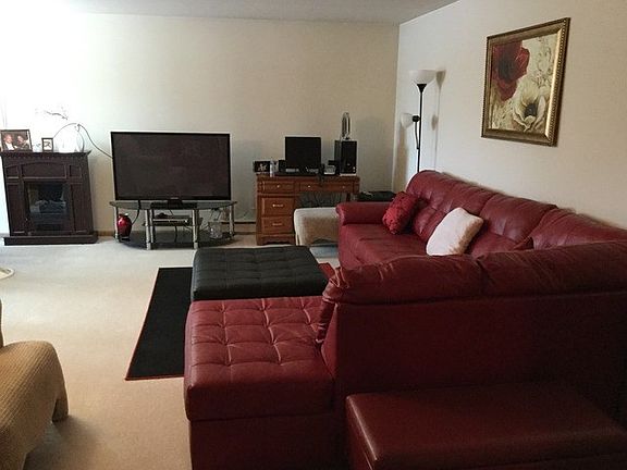 4th image of 3140 W 99th St
