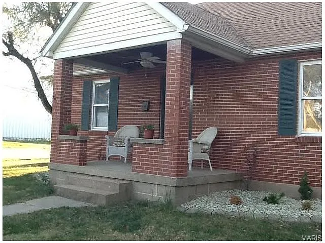 401 Blumhoff Ave photo 1