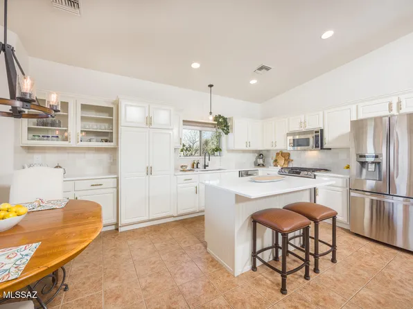 3509 E Slippery Rock Dr, Vail, AZ 85641