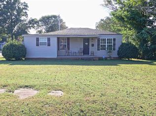 1001 N Cave St, Tuscumbia, AL 35674