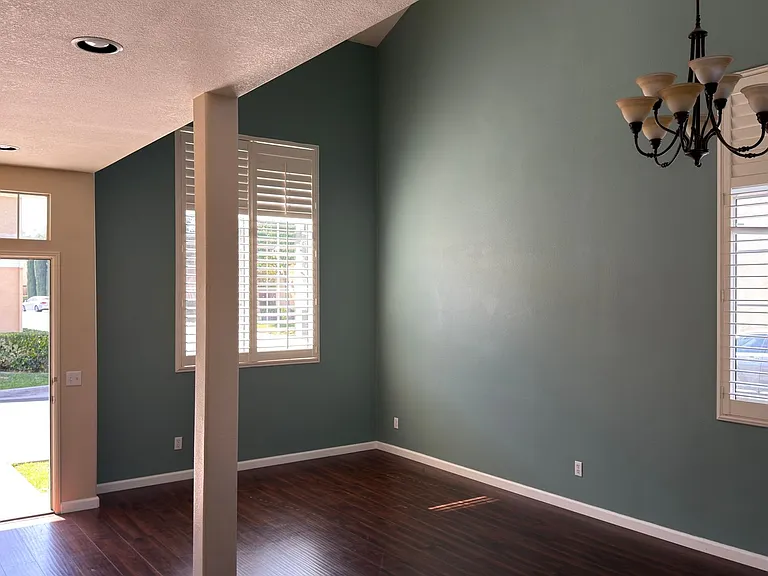 205 Venetia Way — Photo 4