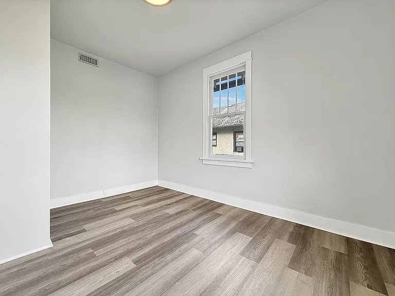 1818 7th Ave — Photo 6