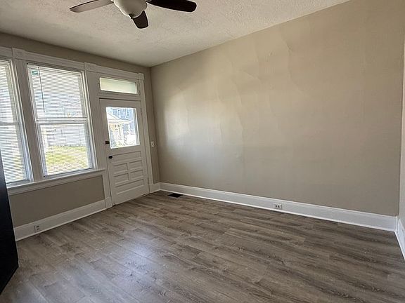 5th image of 1911 Elm Ave Unit 1