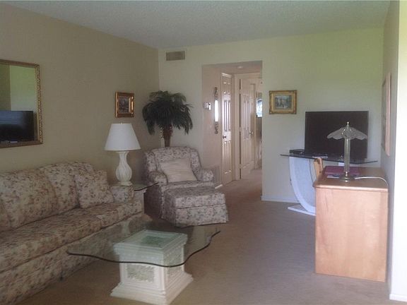 3rd image of 59 Woodland Dr