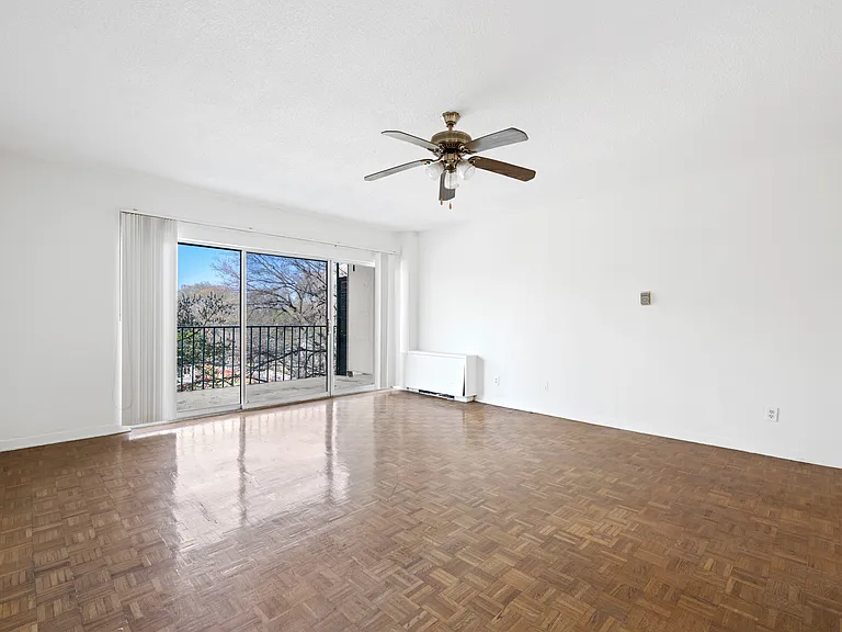 Central Gardens Apartments — Photo 5
