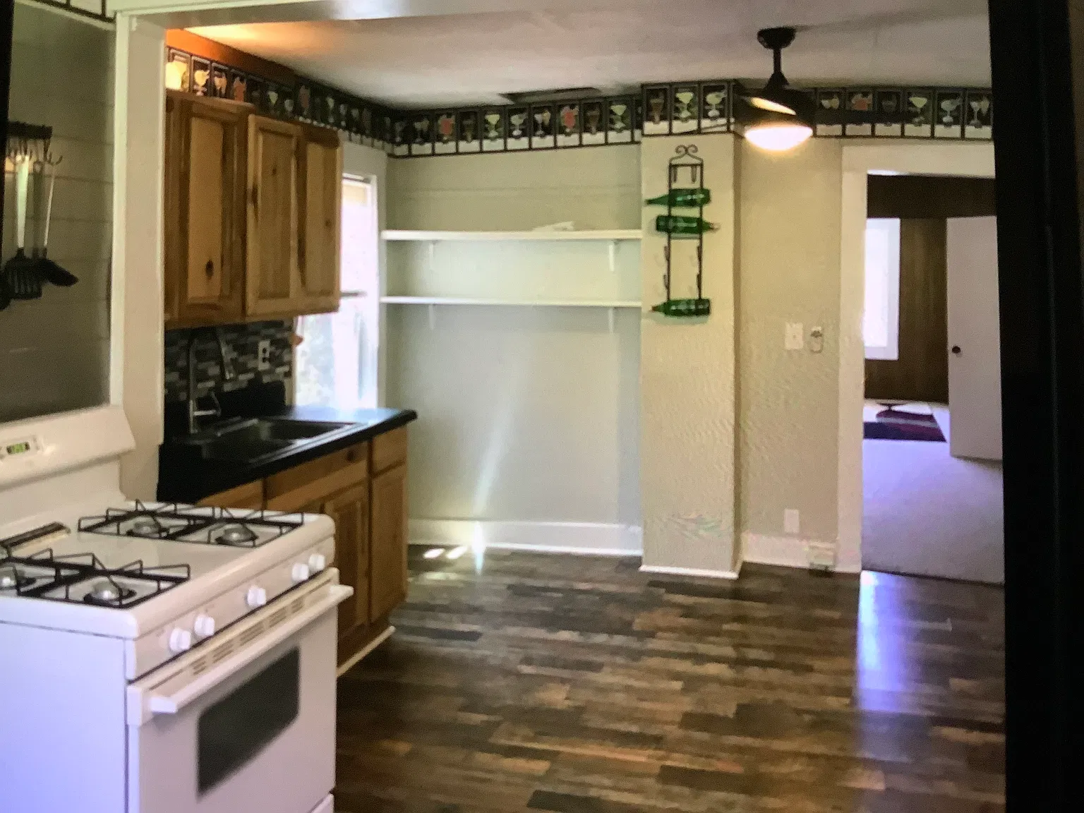 2 bed, 1500 sqft, $1,600 — Photo 2