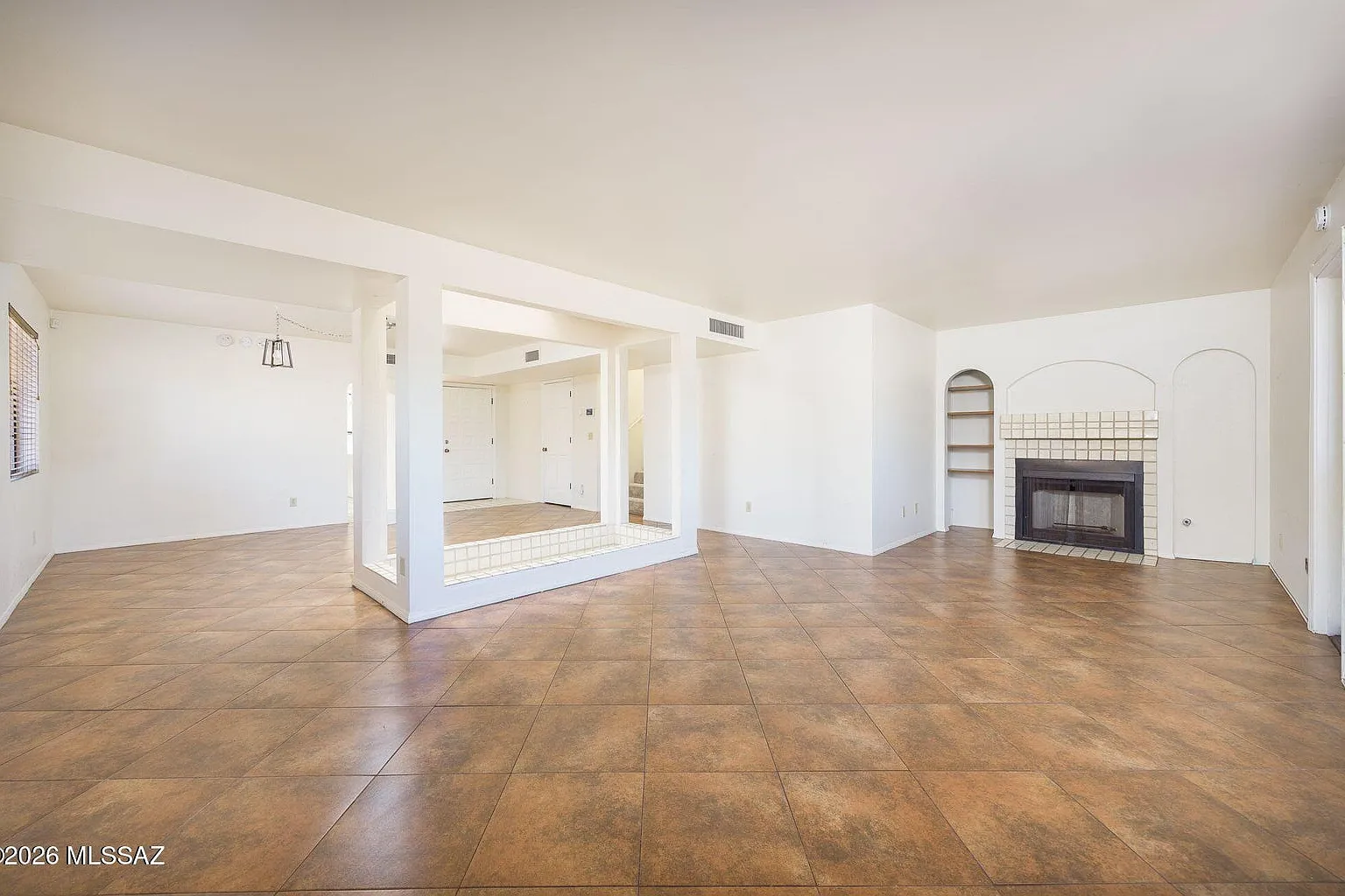 2 bed, 1892 sqft, $2,300 — Photo 3