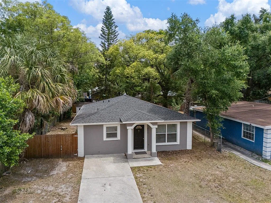 3 bed, 2.0 bath, 1200 sqft, $2,450 — Photo 2
