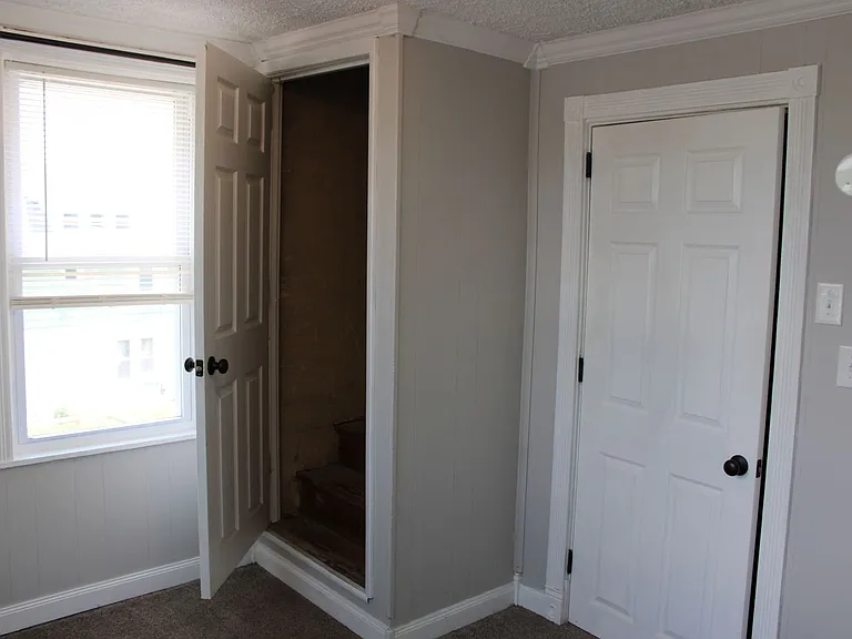 152 N Lombard St — Photo 6