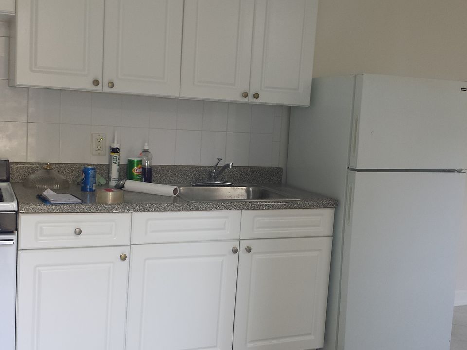 eat in kitchen
