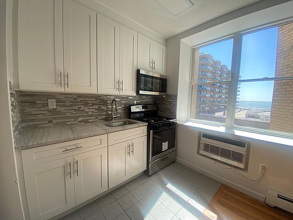 4th image of 25 W Broadway #47