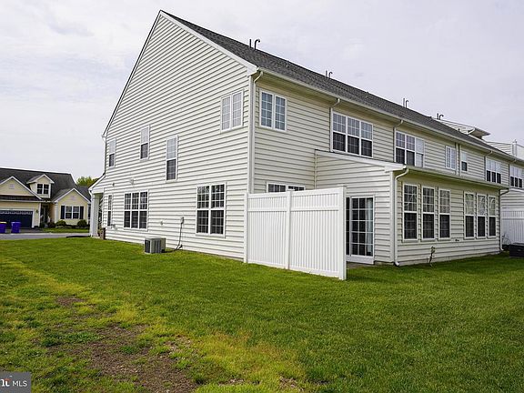 2nd image of 208 W Bourne Way #4