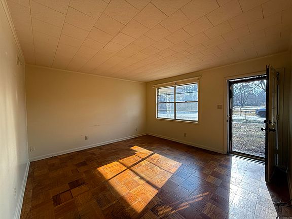 4th image of 1500 W College Ave
