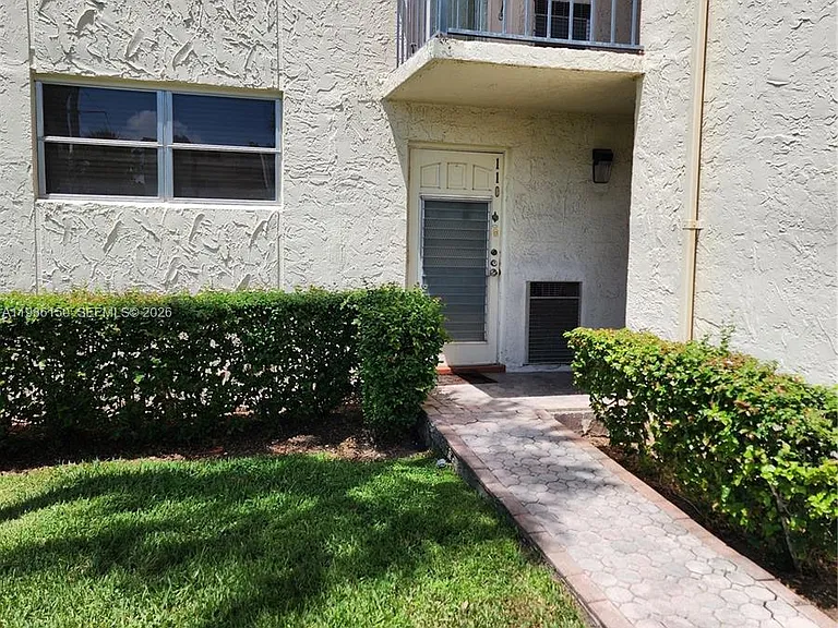681 S Hollybrook Dr #110 — Photo 1