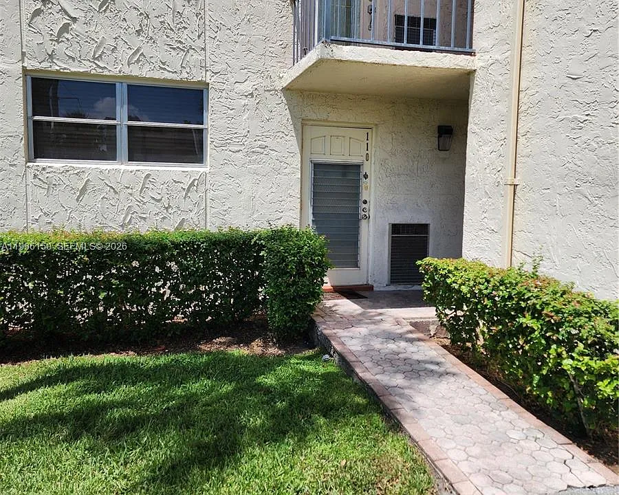 681 S Hollybrook Dr #110