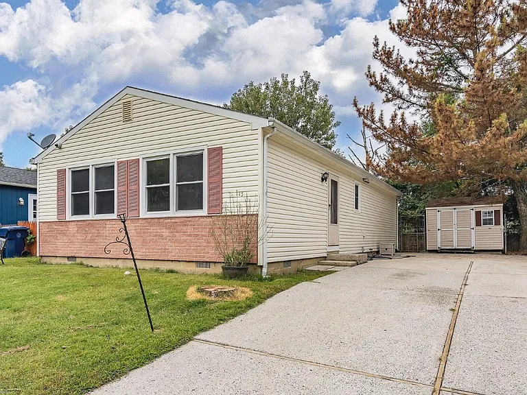 115 Kadlubeck Way — Photo 2